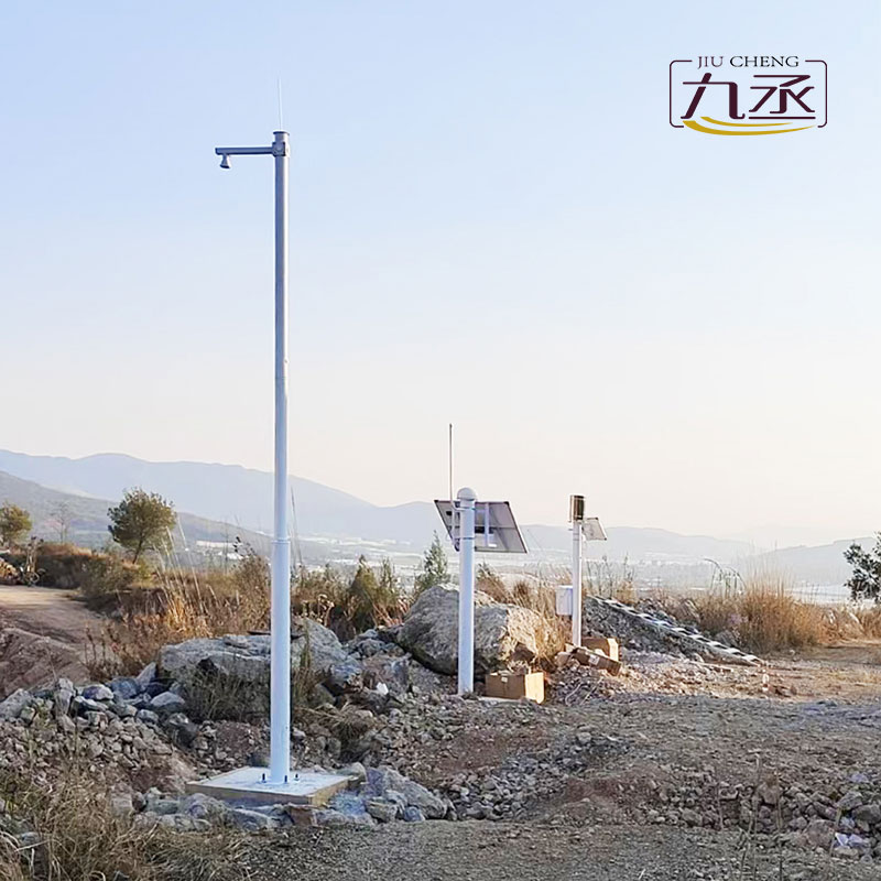 水文監(jiān)測站+GNSS位移監(jiān)測站+雨量監(jiān)測站實(shí)拍